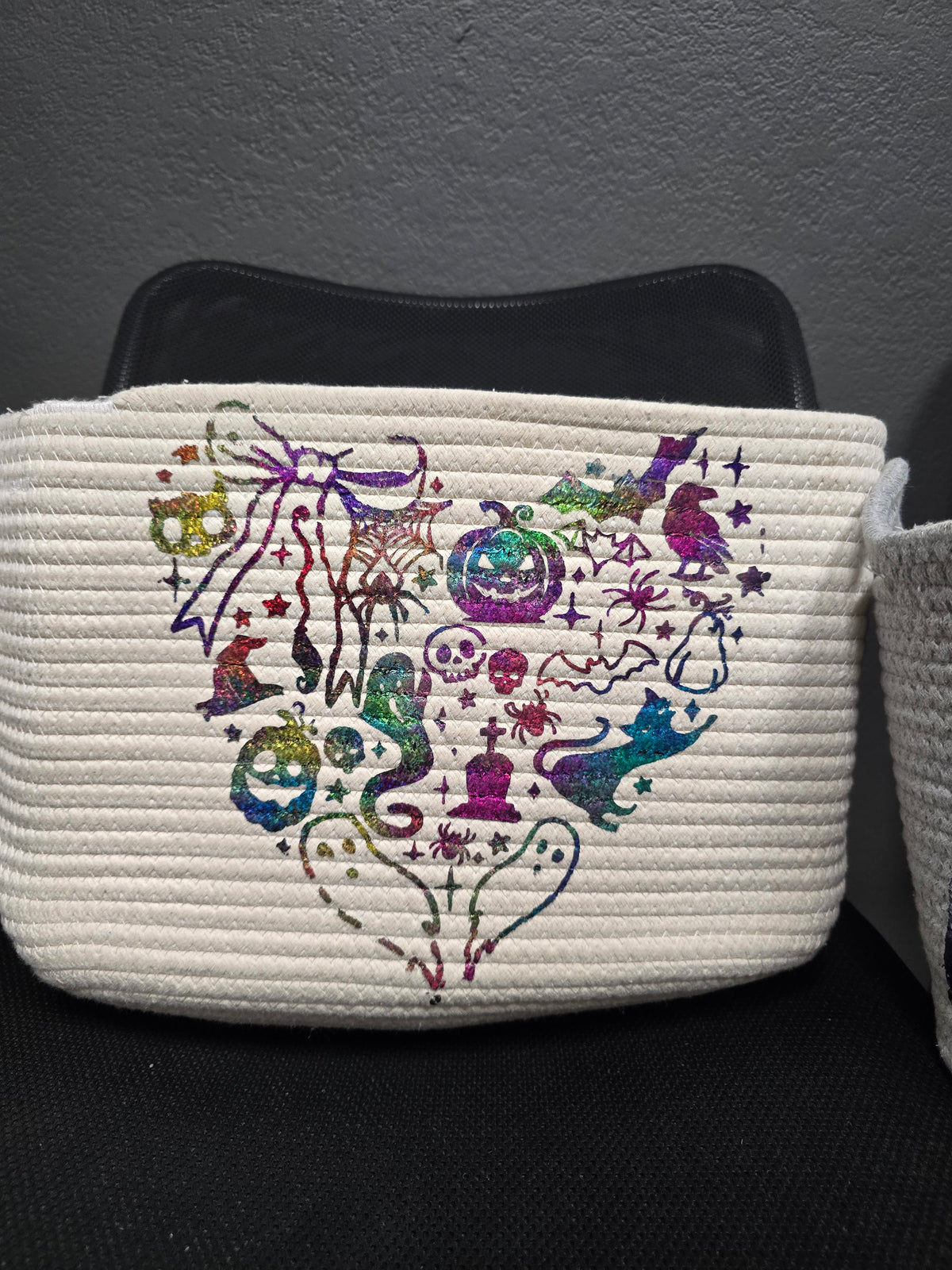 β¨ Holographic Halloween Basket ππ»