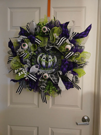 Beetlejuice-Inspired Halloween Wreath